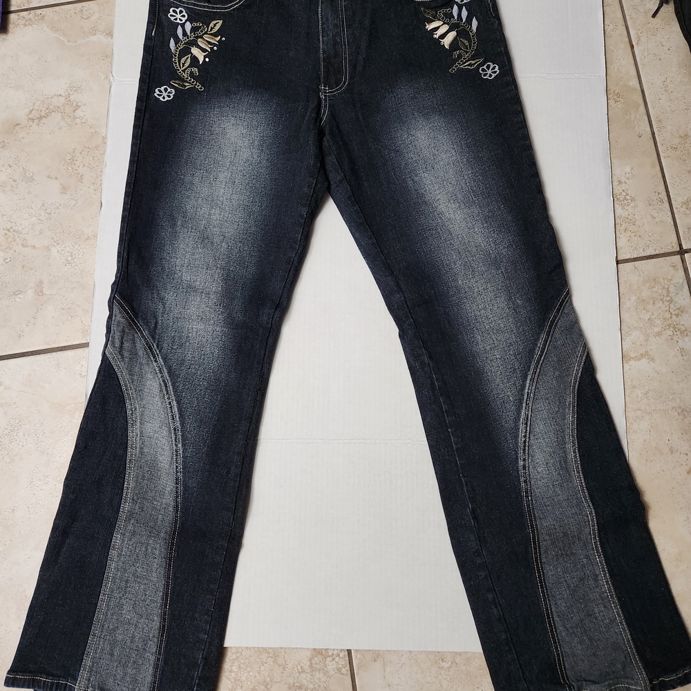 Floral Embroidered Flare Jeans